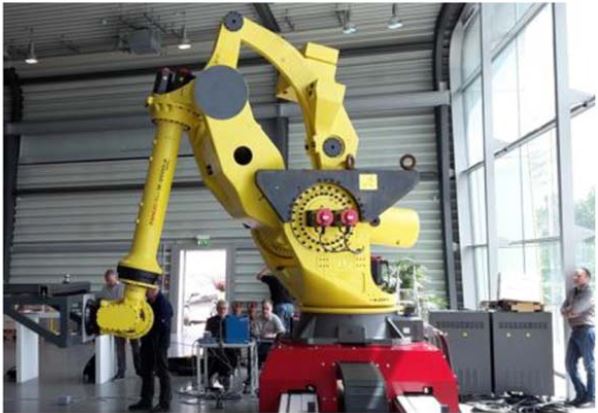 Zeiss_Fanuc_Robot.JPG